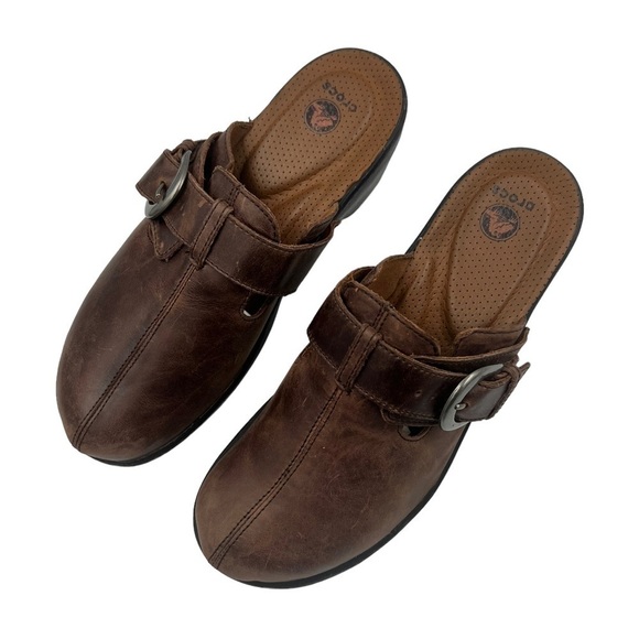 CROCS Cobbler Buckle Strap Leather Clogs Brown - Picture 6 of 11